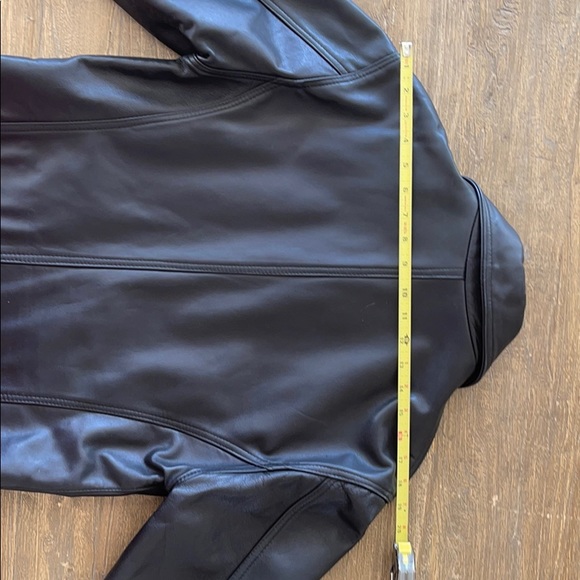 Leather jacket - Picture 7 of 10